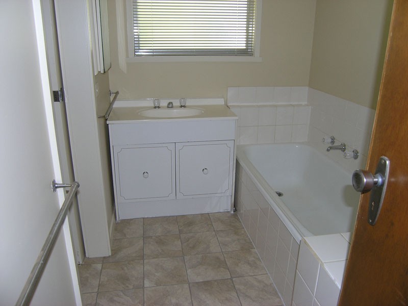 17 Thompson St, Bright VIC 3741