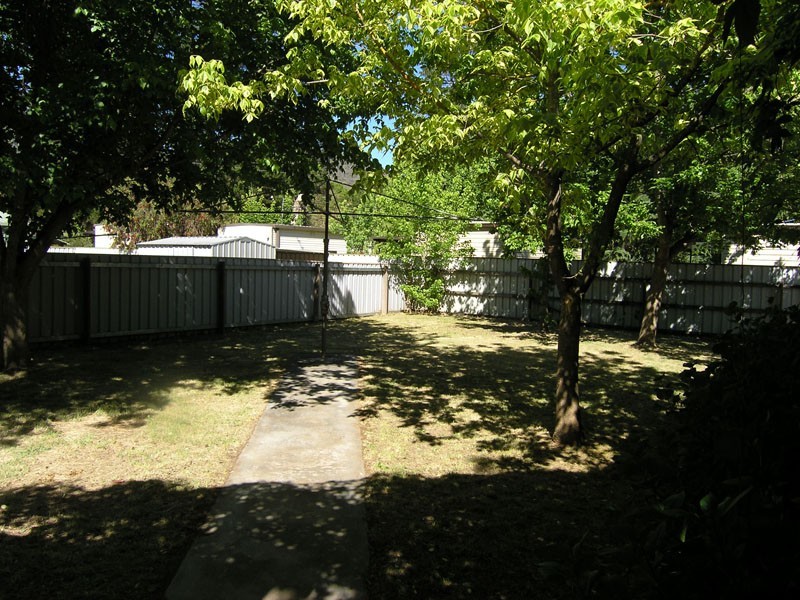 17 Thompson St, Bright VIC 3741