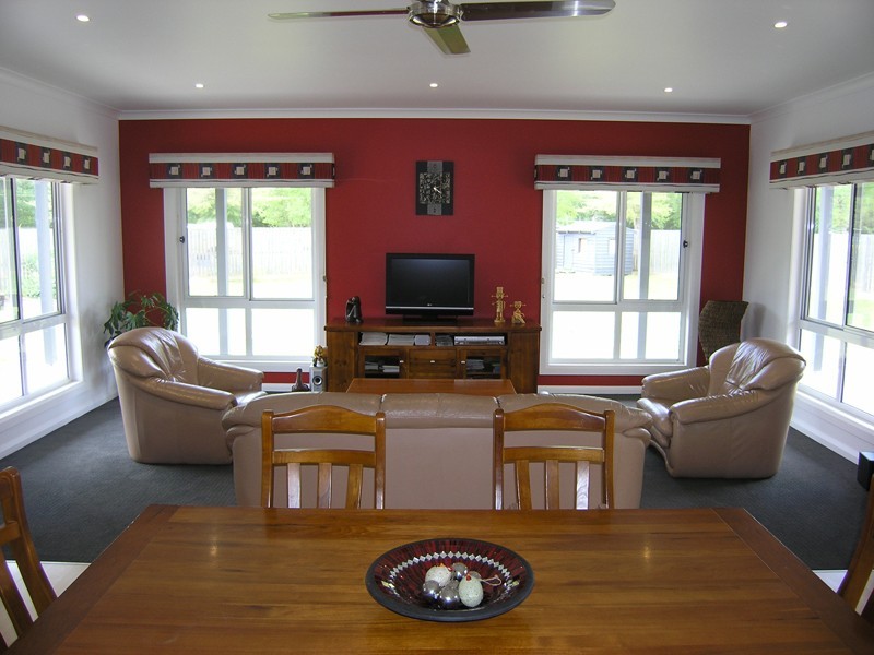 4 Louie Court, Bright VIC 3741