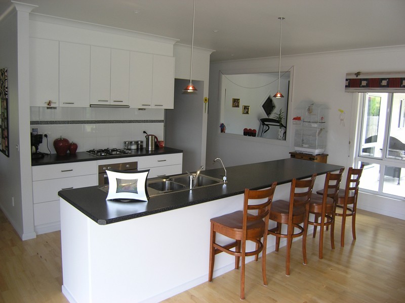 4 Louie Court, Bright VIC 3741