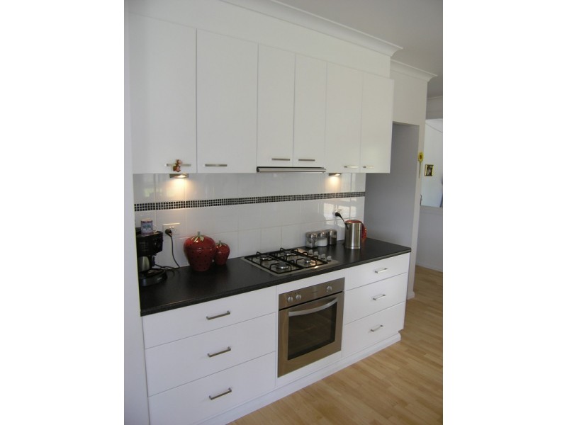 4 Louie Court, Bright VIC 3741