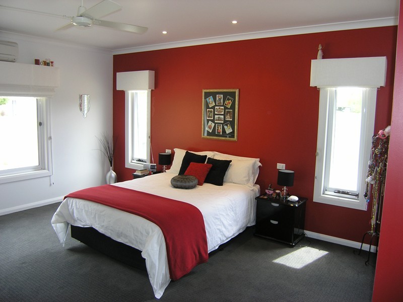 4 Louie Court, Bright VIC 3741