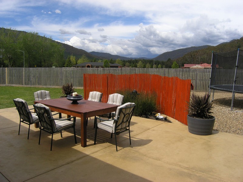 4 Louie Court, Bright VIC 3741