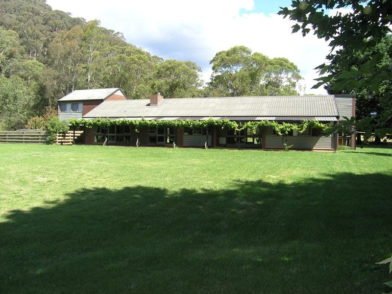 695 Morses Creek Rd, Wandiligong VIC 3744