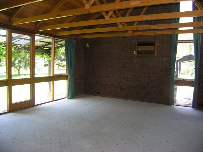 695 Morses Creek Rd, Wandiligong VIC 3744