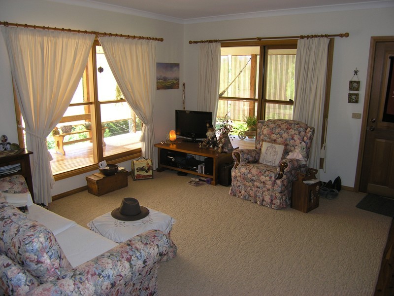 46 School Road, Wandiligong VIC 3744