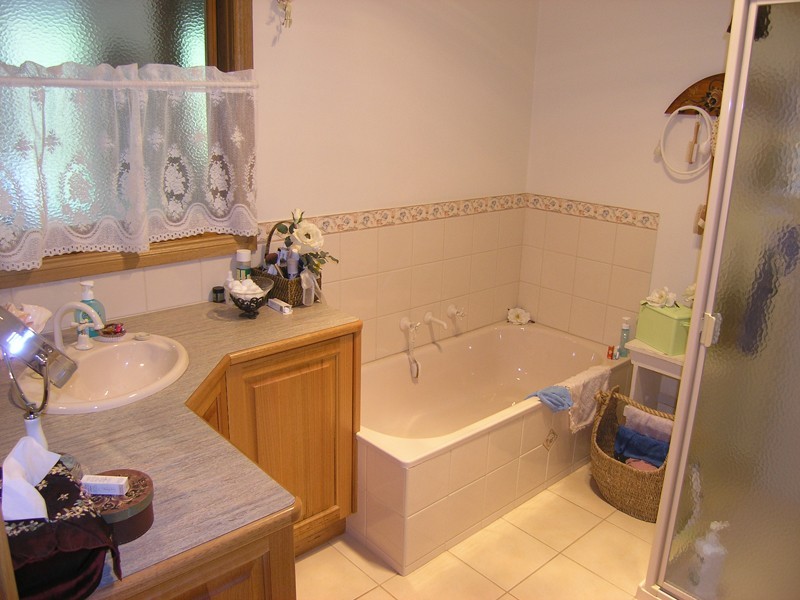 46 School Road, Wandiligong VIC 3744