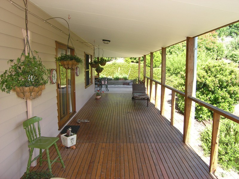 46 School Road, Wandiligong VIC 3744