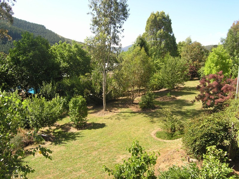 46 School Road, Wandiligong VIC 3744