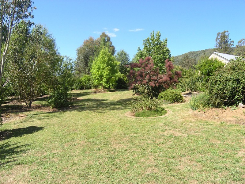 46 School Road, Wandiligong VIC 3744