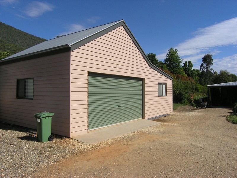 46 School Road, Wandiligong VIC 3744