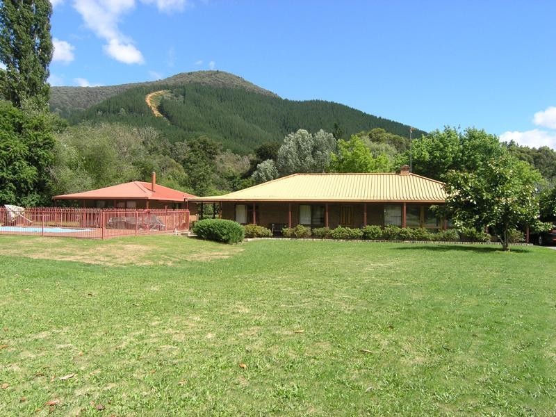 22 Smithy Lane, Wandiligong VIC 3744