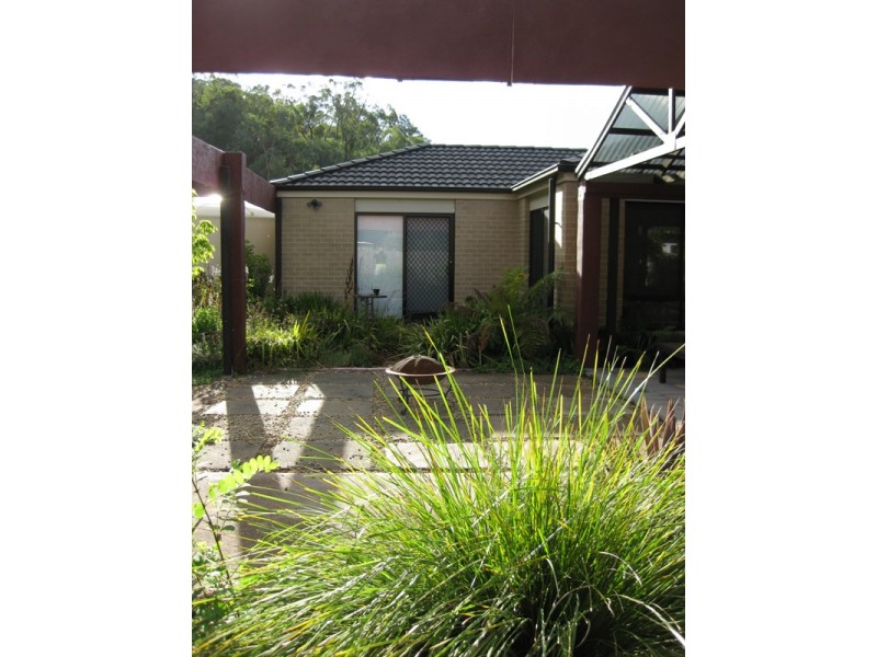 1 Louie Court, Bright VIC 3741