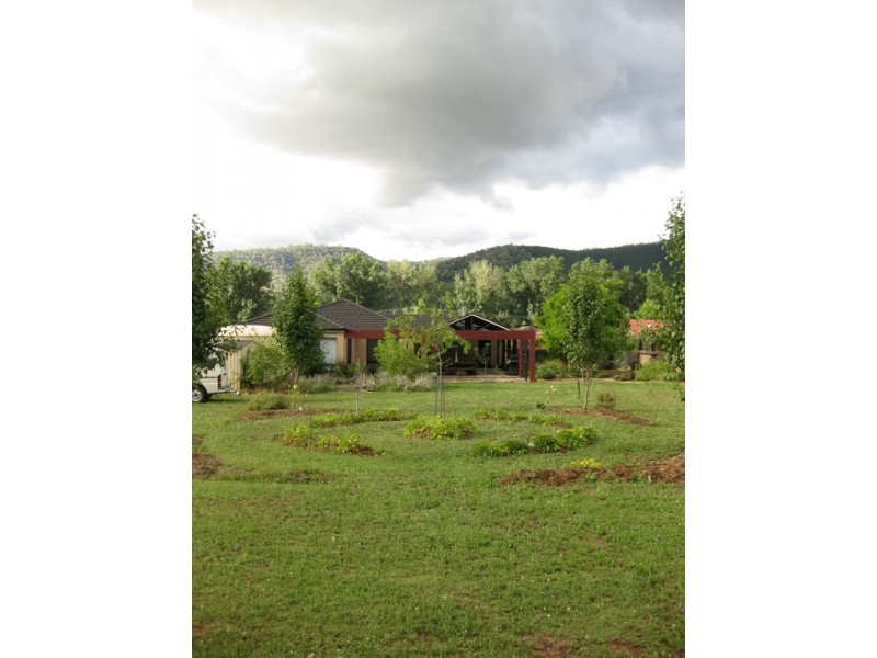 1 Louie Court, Bright VIC 3741