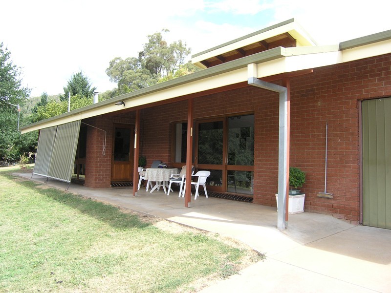 118 Growlers Creek Road, Wandiligong VIC 3744