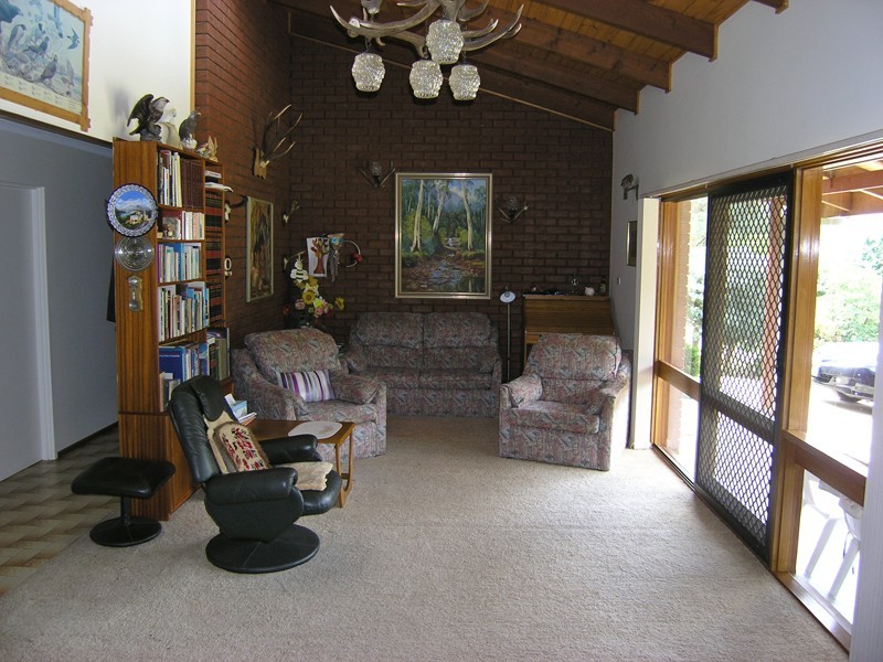 118 Growlers Creek Road, Wandiligong VIC 3744