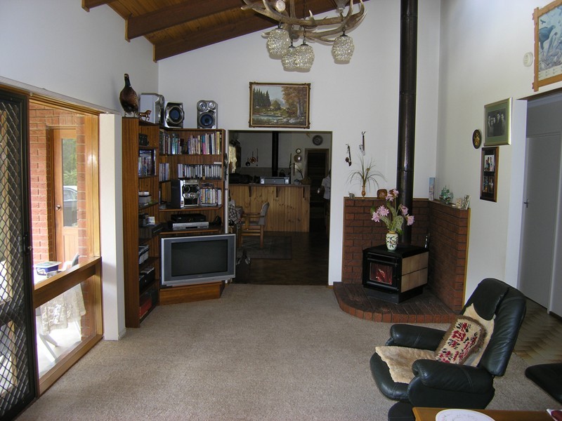 118 Growlers Creek Road, Wandiligong VIC 3744