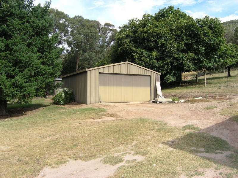118 Growlers Creek Road, Wandiligong VIC 3744