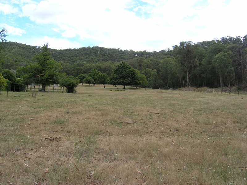 118 Growlers Creek Road, Wandiligong VIC 3744