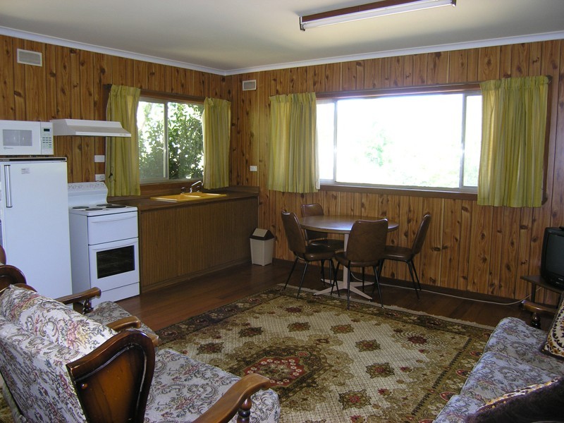 17 Mountbatten Avenue, Bright VIC 3741