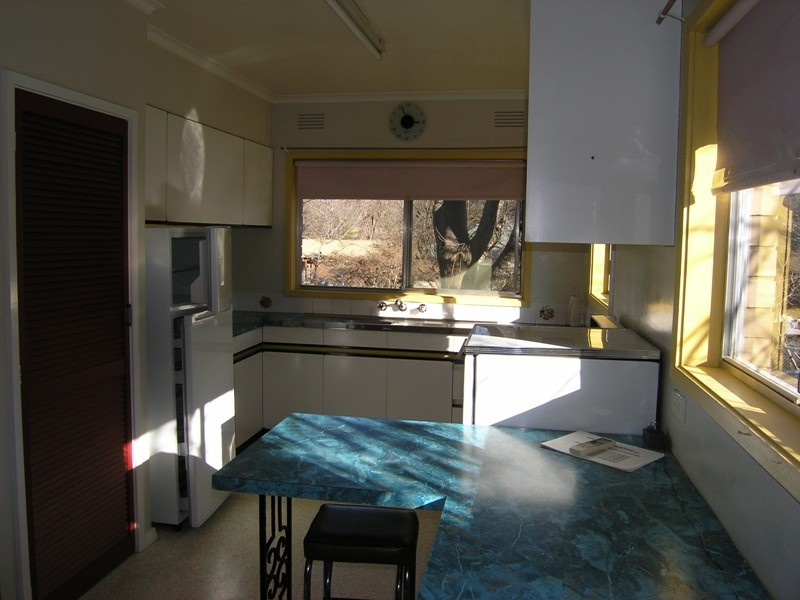 17 Mountbatten Avenue, Bright VIC 3741