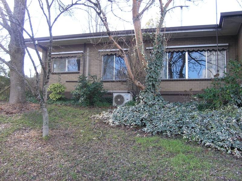 17 Mountbatten Avenue, Bright VIC 3741