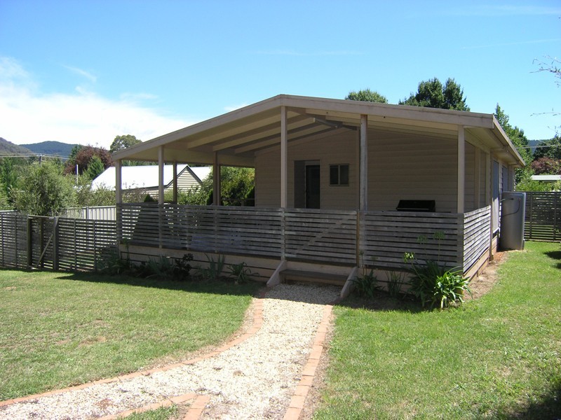 6 Alrima Court, Bright VIC 3741