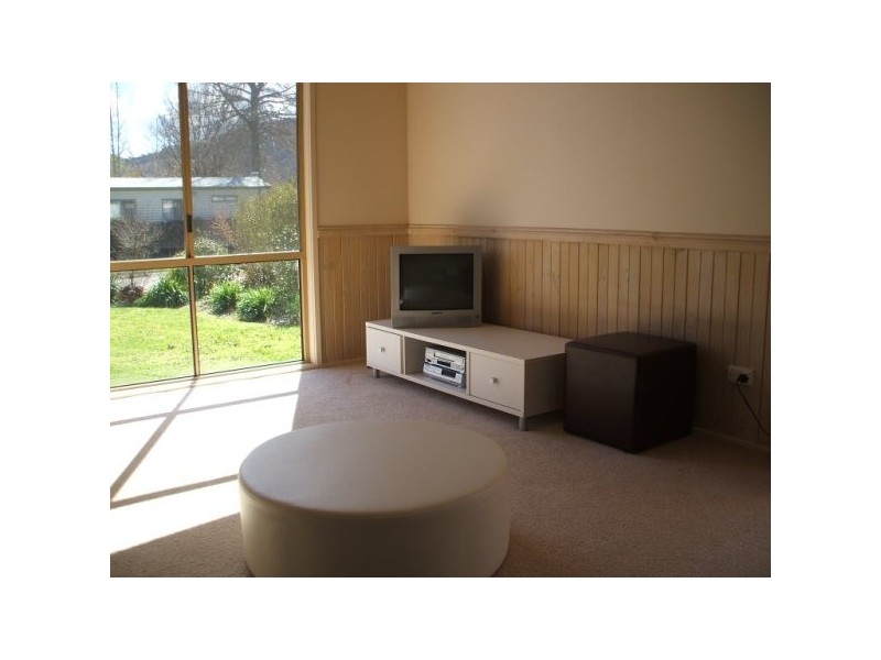 6 Alrima Court, Bright VIC 3741