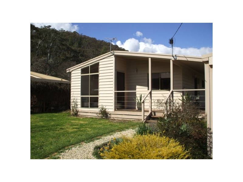 6 Alrima Court, Bright VIC 3741