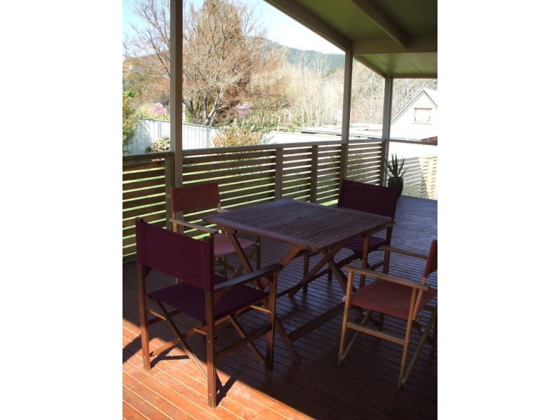 6 Alrima Court, Bright VIC 3741