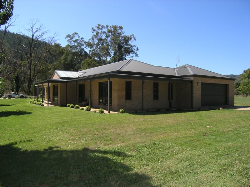 12 Ashwood Avenue, Bright VIC 3741