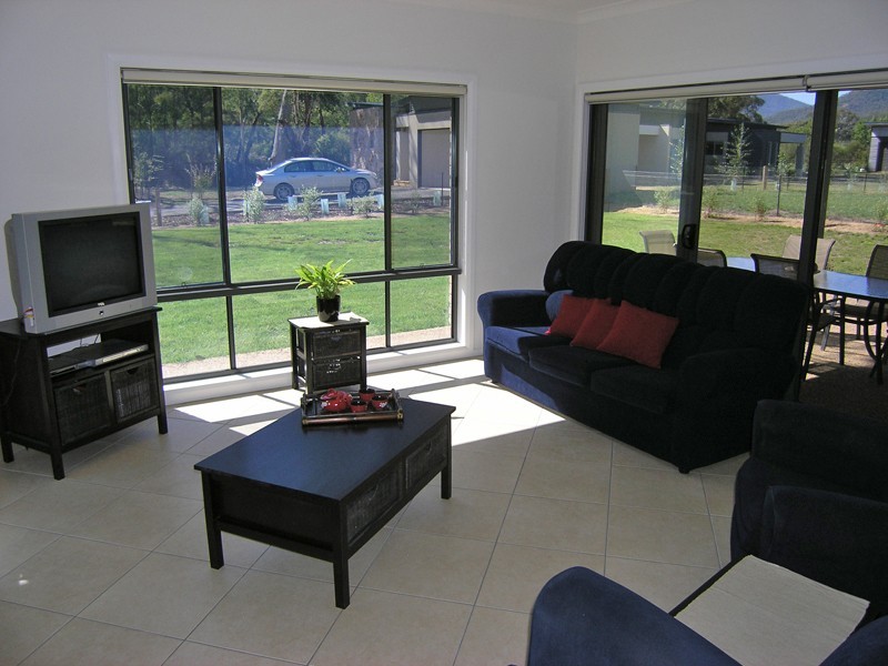 12 Ashwood Avenue, Bright VIC 3741