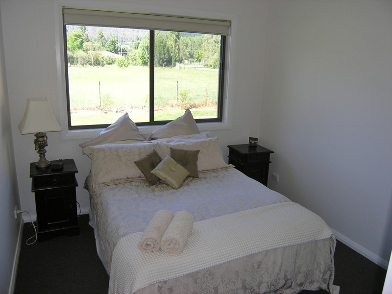 12 Ashwood Avenue, Bright VIC 3741