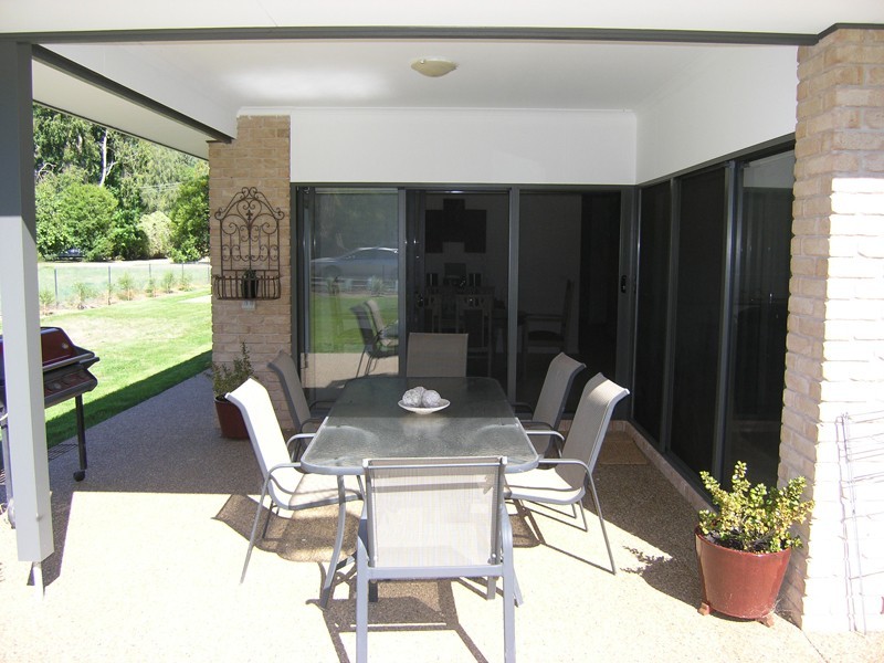 12 Ashwood Avenue, Bright VIC 3741