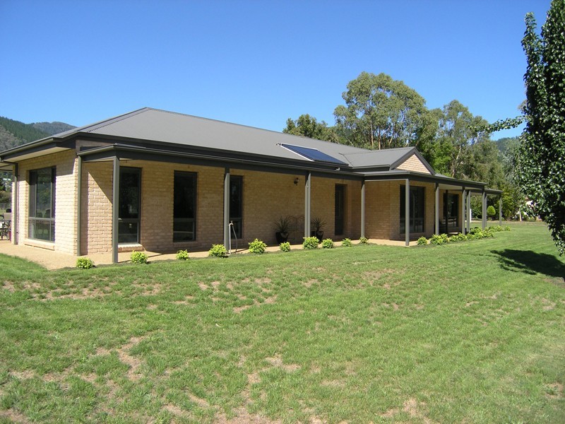 12 Ashwood Avenue, Bright VIC 3741