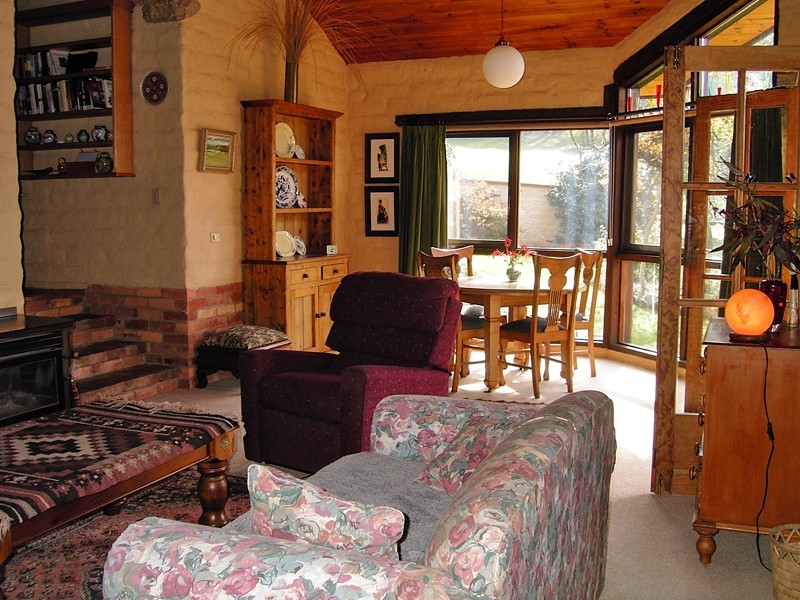 924 Morses Creek Road, Wandiligong VIC 3744