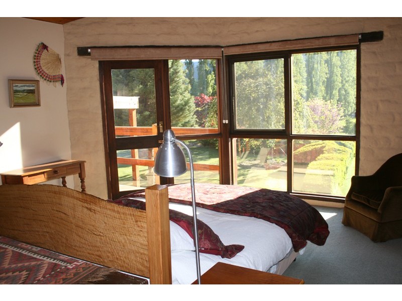 924 Morses Creek Road, Wandiligong VIC 3744