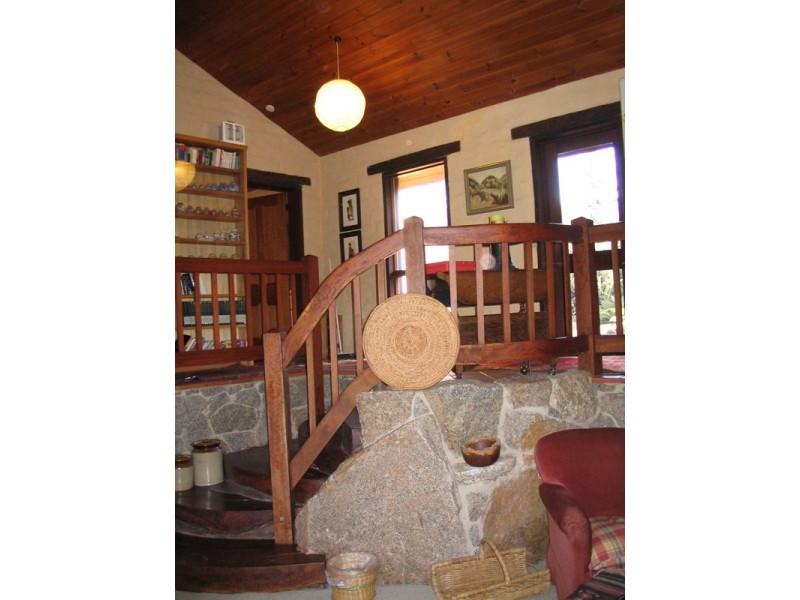 924 Morses Creek Road, Wandiligong VIC 3744