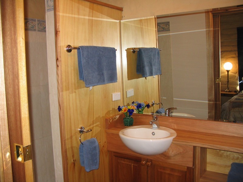 924 Morses Creek Road, Wandiligong VIC 3744