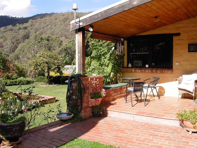 924 Morses Creek Road, Wandiligong VIC 3744