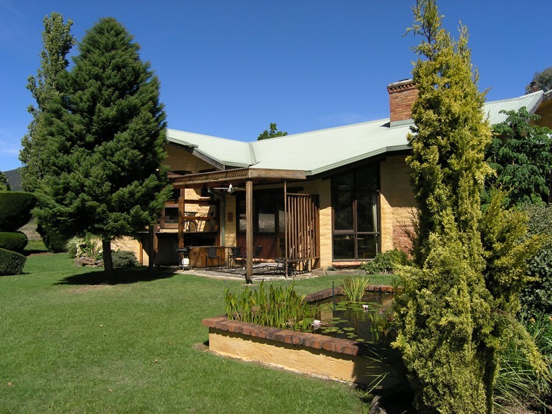 924 Morses Creek Road, Wandiligong VIC 3744
