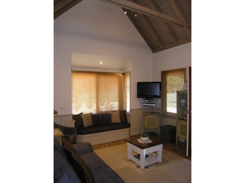 Unit 2 Turntable Terrace, Bright VIC 3741