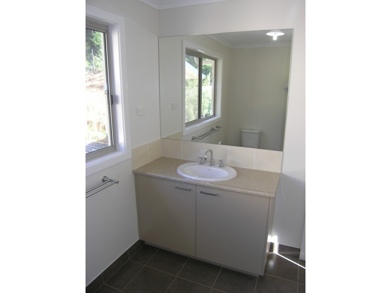 15 Kilfinan Crescent, Bright VIC 3741