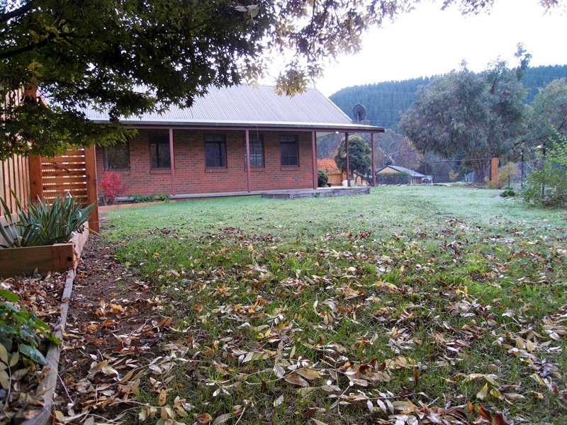 2/19 Gavan Street, Bright VIC 3741