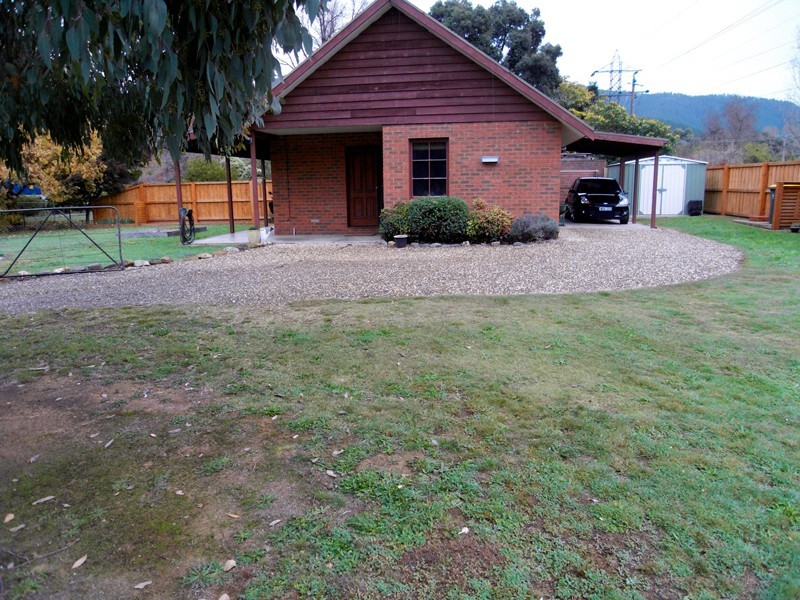 2/19 Gavan Street, Bright VIC 3741