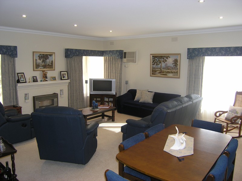 53 Delany Avenue, Bright VIC 3741