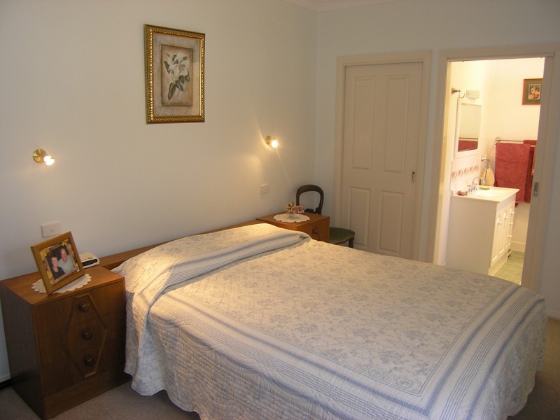 53 Delany Avenue, Bright VIC 3741