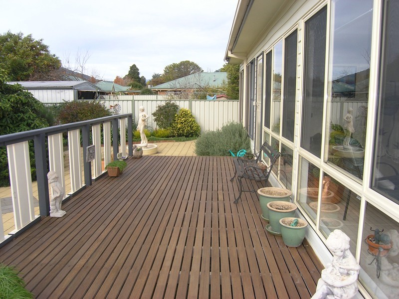 53 Delany Avenue, Bright VIC 3741