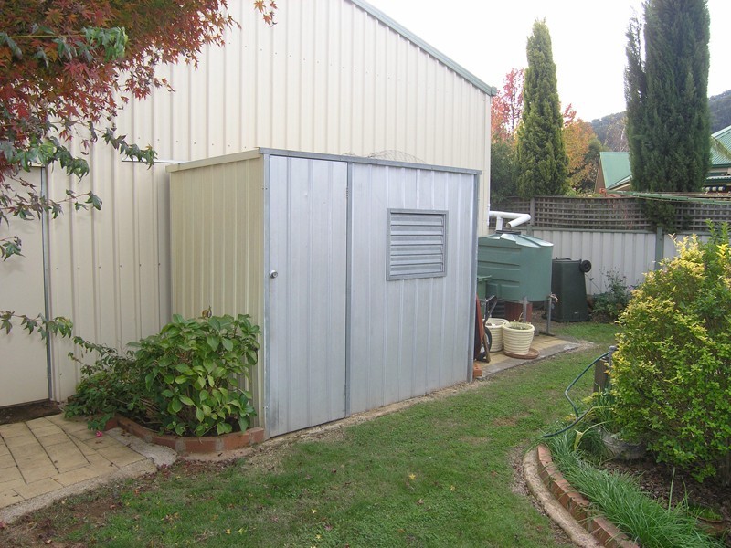 53 Delany Avenue, Bright VIC 3741