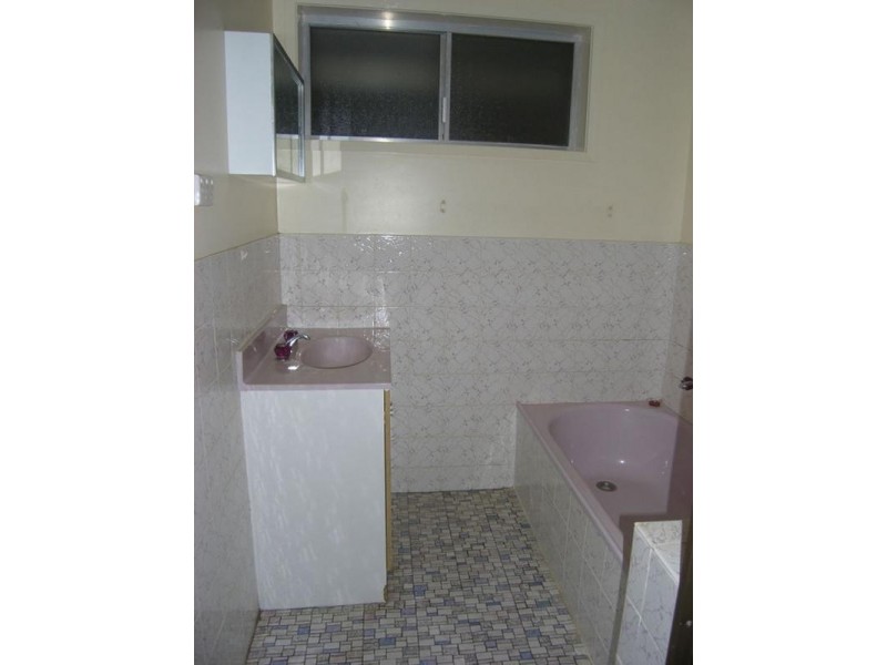 40 Mountbatten Ave, Bright VIC 3741